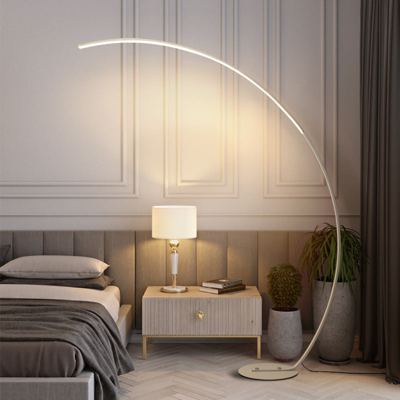 Noxia | Minimalistická oblúková stojaca lampa — Elegantné a moderné osvetlenie 
